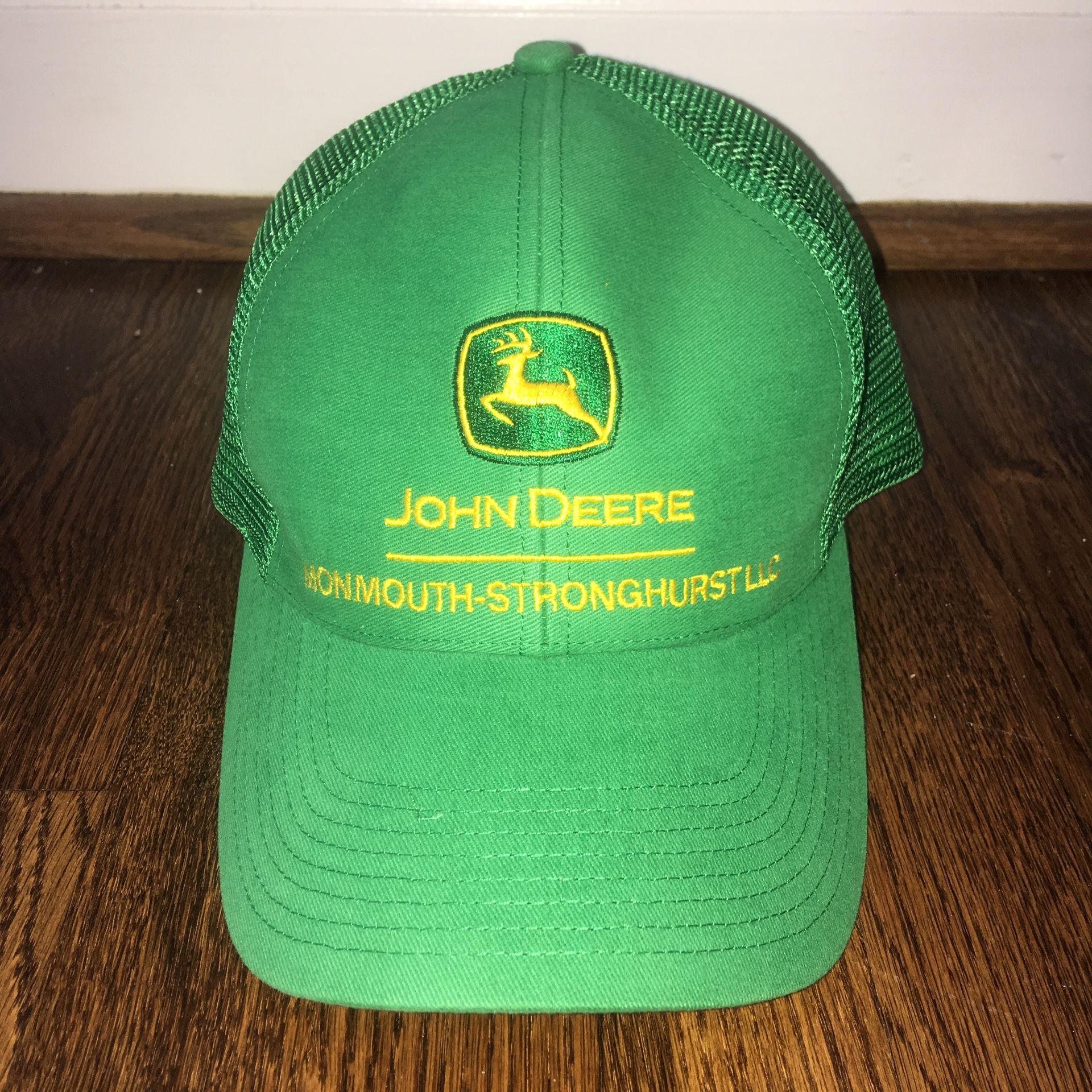 John Deere green logo hat with mesh back, adjustable, New!