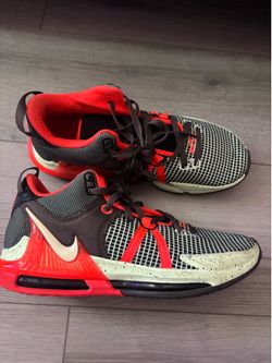 Nike LeBron Witness 6 Basketball Shoes