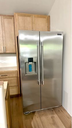 NEW/NEVER USED Frigidaire Professional Counter-Depth Refrigerator