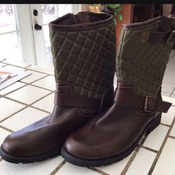 Botas  Nuevas Size 9  $30