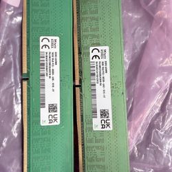 2x 16GB PC5 RAM Sticks