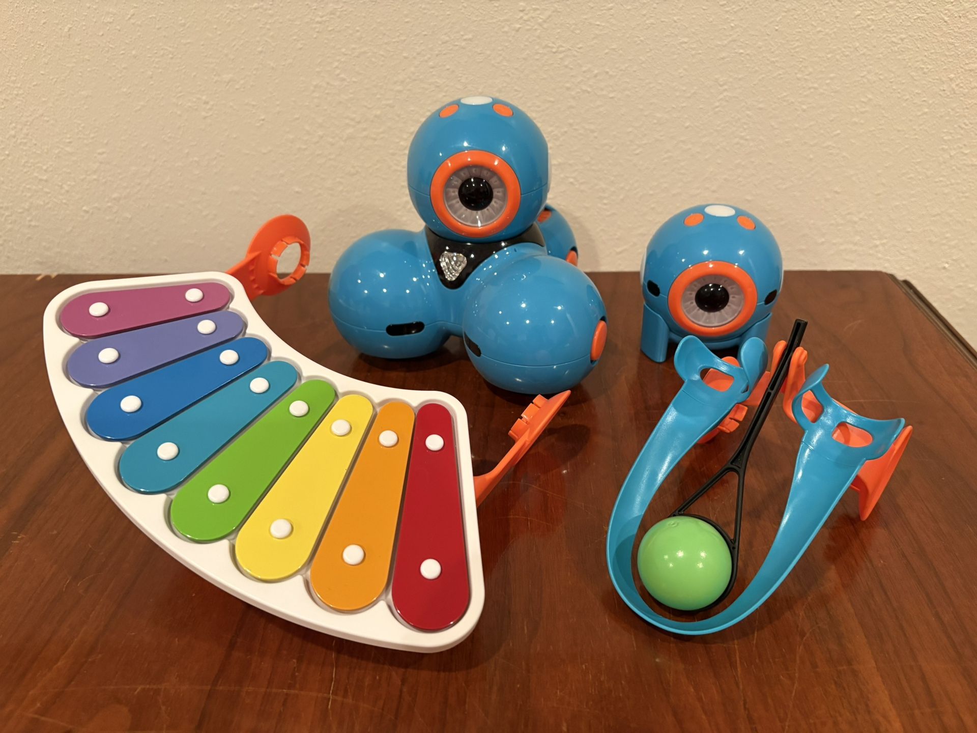 Dash & Dot Wonder Robots