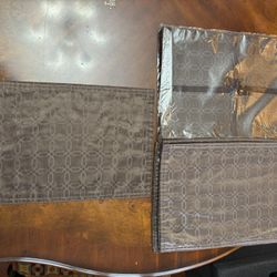 Table Placing Mats In Great  Condition 