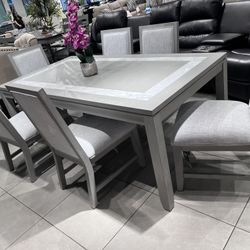 Beautiful Dining Set ✨ Rustic ✨ Grey Color 