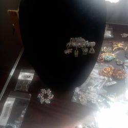 Vintage Jj Brooch