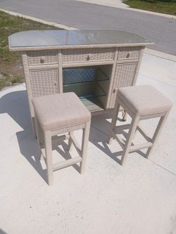Vintage Henry Link Wicker Barstools and Barstools