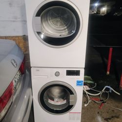 Beko Washer And Dryer Electric Stackable 24inch 