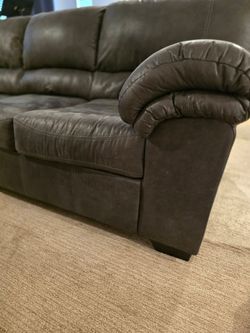Full size Grey couch near brand new condition!