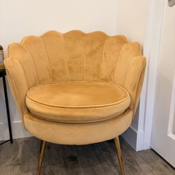 Mustard Yellow Velvet Scalloped Shell Accent Chair - Used very good