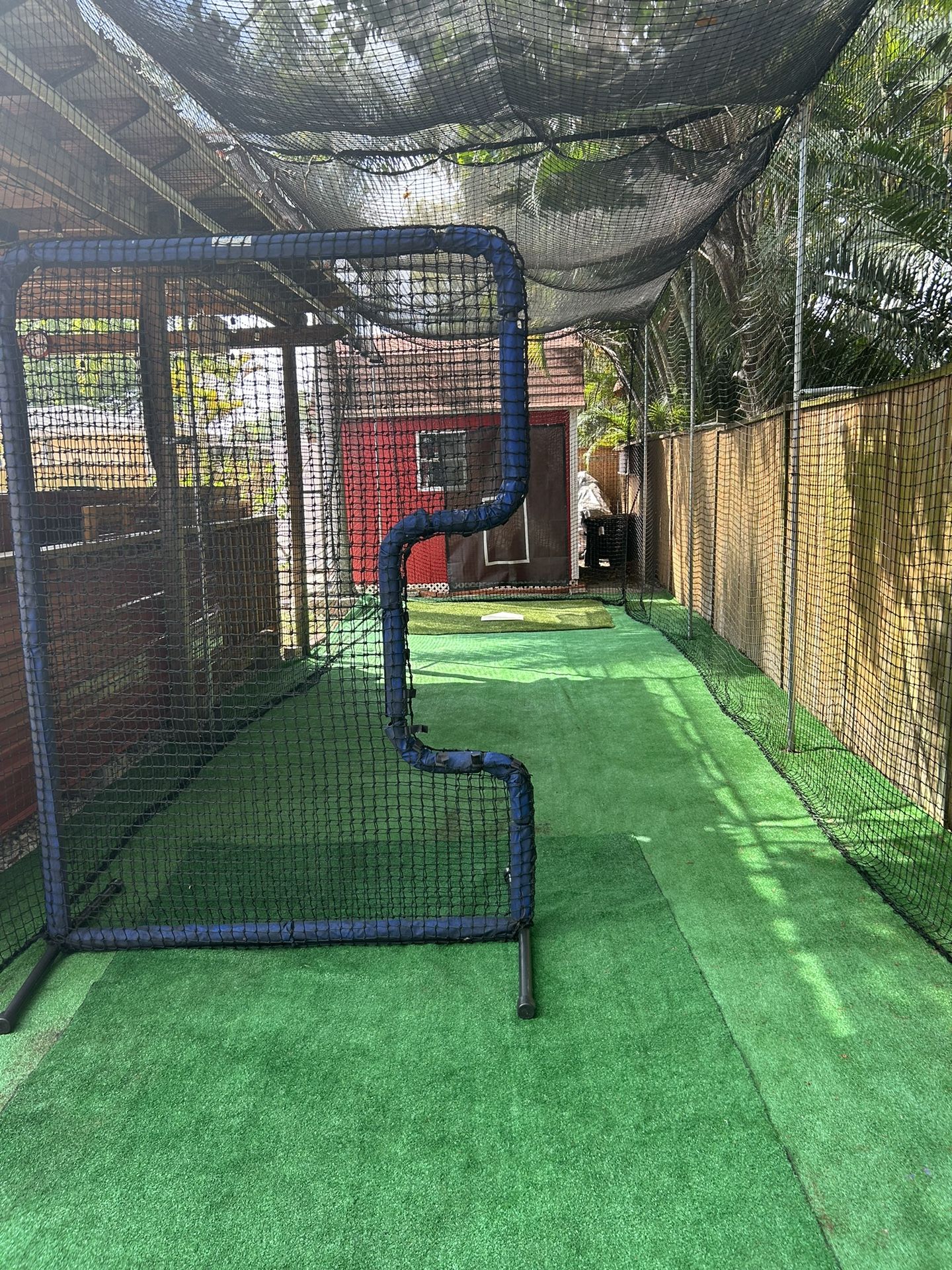 BP1 pitching machine, with batting cage