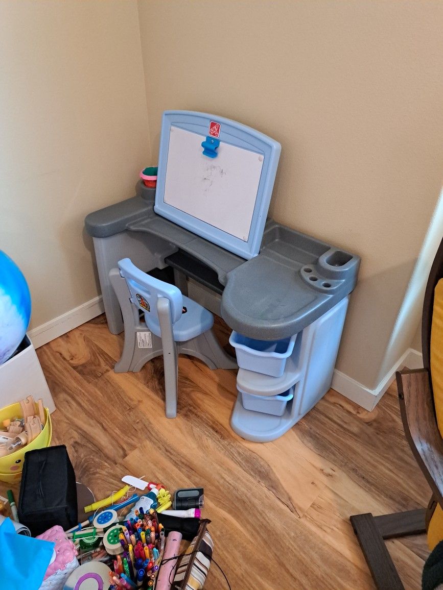 Kids STEP2 Table and Chair Set