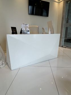 1 white heavy, Heavy computer desk  And 