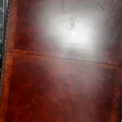 Nice table with 6 chairs 