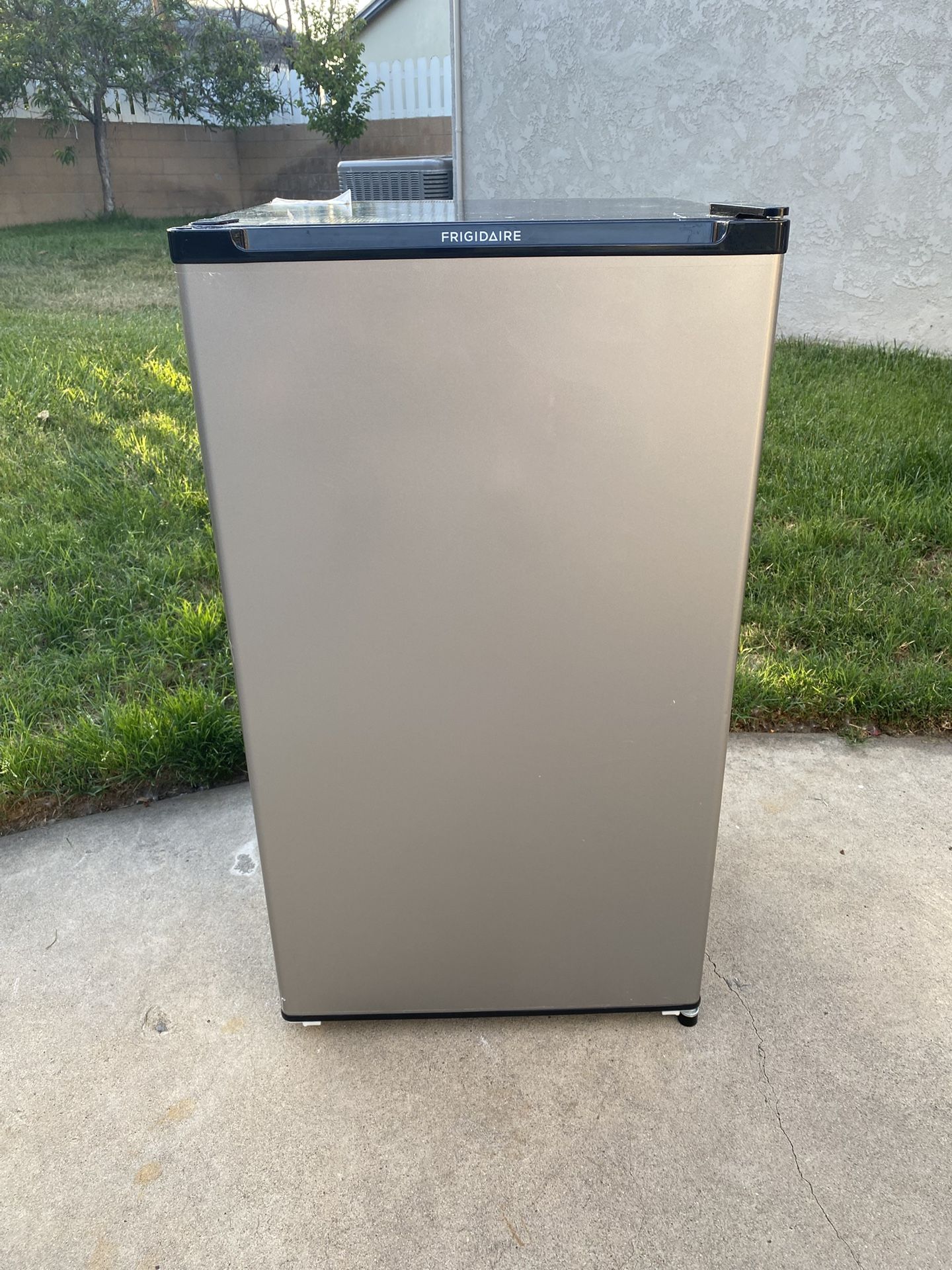 Office Refrigerator And Freezer Combo