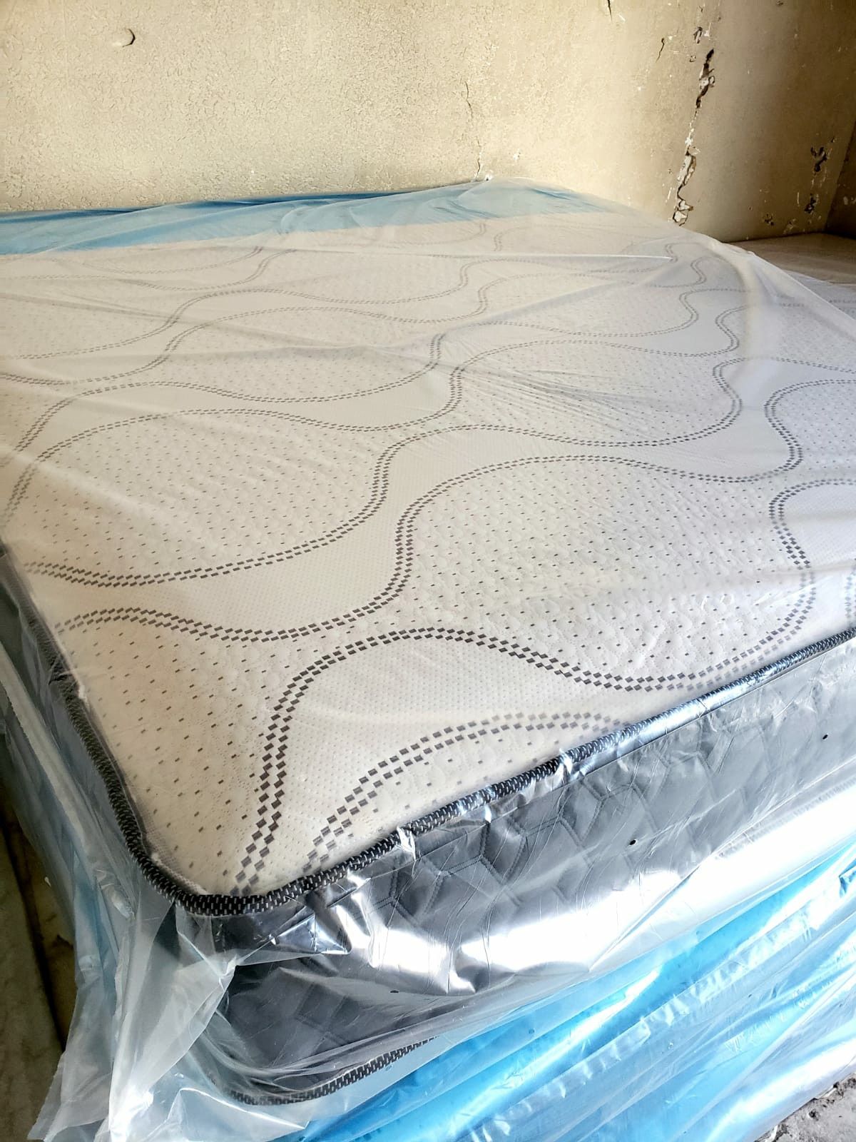 NEW KING MATTRESS AND BOX SPRING 😉 100% QUALITY & CONFORM 👌