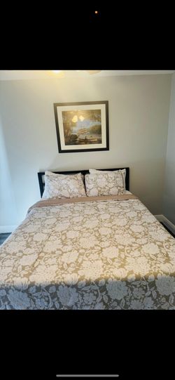 Queen Bedroom Set