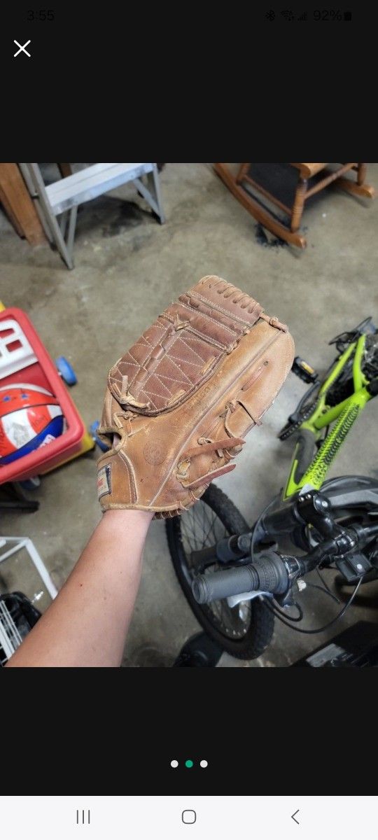 13" Baseball Glove Broken In