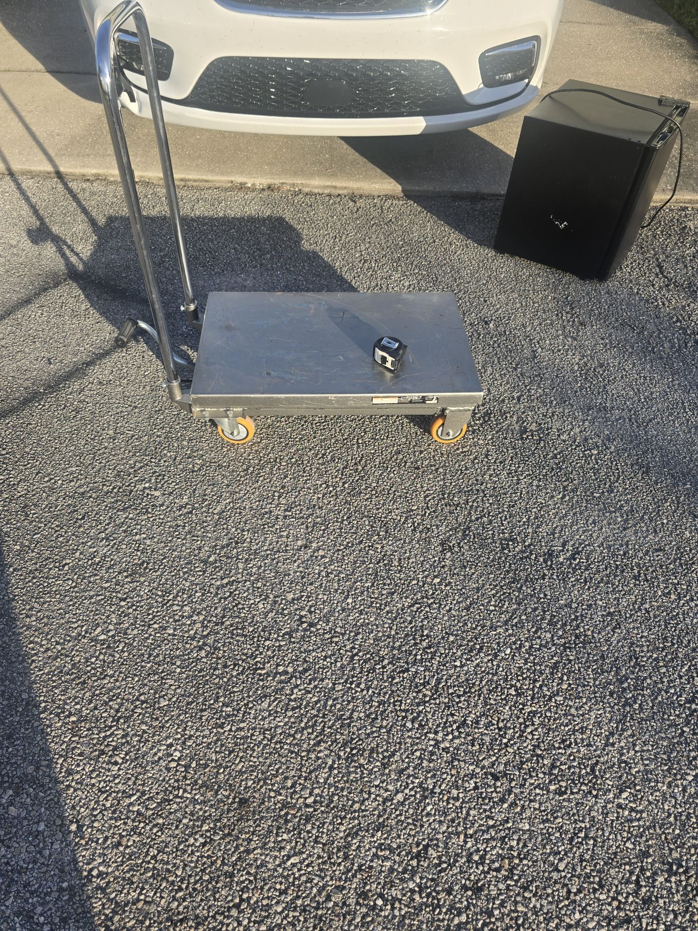 Gidravlic small flatbed cart