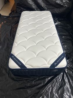 Dreamcloud Hybrid Twin XL Mattress