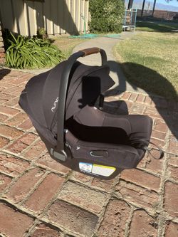 Nuna Car seat