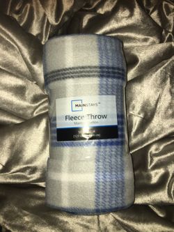 Fleece throw blanket