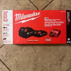 Milwaukee M18 Starter Kit 2 Batteries One Charger