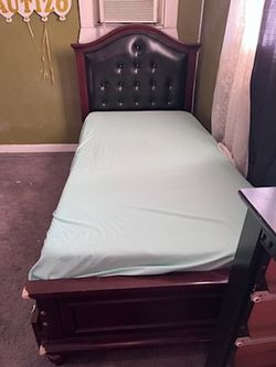 Twin Bed with Twin Trundle (pull out under bed)
