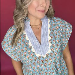 THML: Spring Called Block Print Blue Top, Size S, Short,Puffy Sleeves, Like New