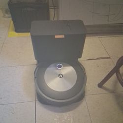 I Robot Roomba J5 Vacuum Cleaner