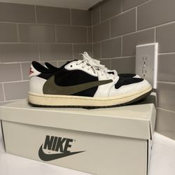 Travis Scott Olives Jordan 1 Low Men’s 10.5
