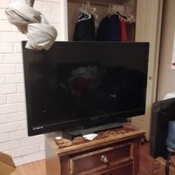Flat Screen HD TV 