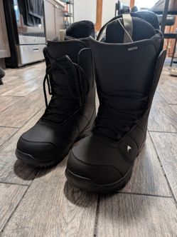 Snowboard, case, boots, bindings