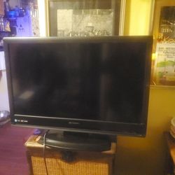 Emerson 32 Inch LCD TV