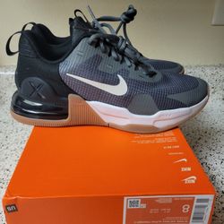 Brand New!! Size 8m! Nike Air Max Alpha Trainer 5 
