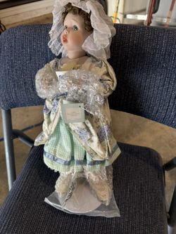 Ashton Drake Porcelain Little Miss Muffett