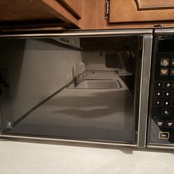 Vintage 1987 GE General Electric Model JE2821 001 Microwave Oven WORKING GREAT!