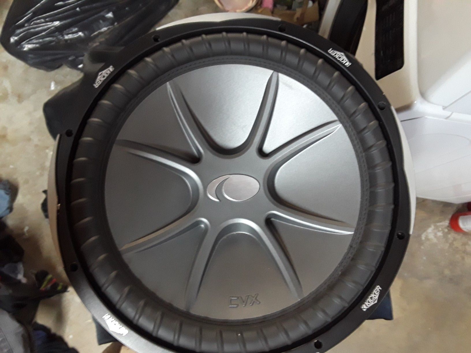 15" inch Kicker cvx new
