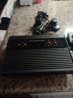 Vintage ATARI Retro Video Game Console 