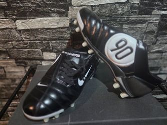 Total 90 Soccer Cleats