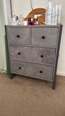 Set of 2 matching dressers