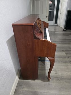 Samick piano