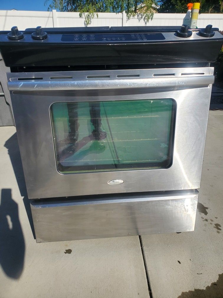 Whirlpool Accubake Top Range Stove