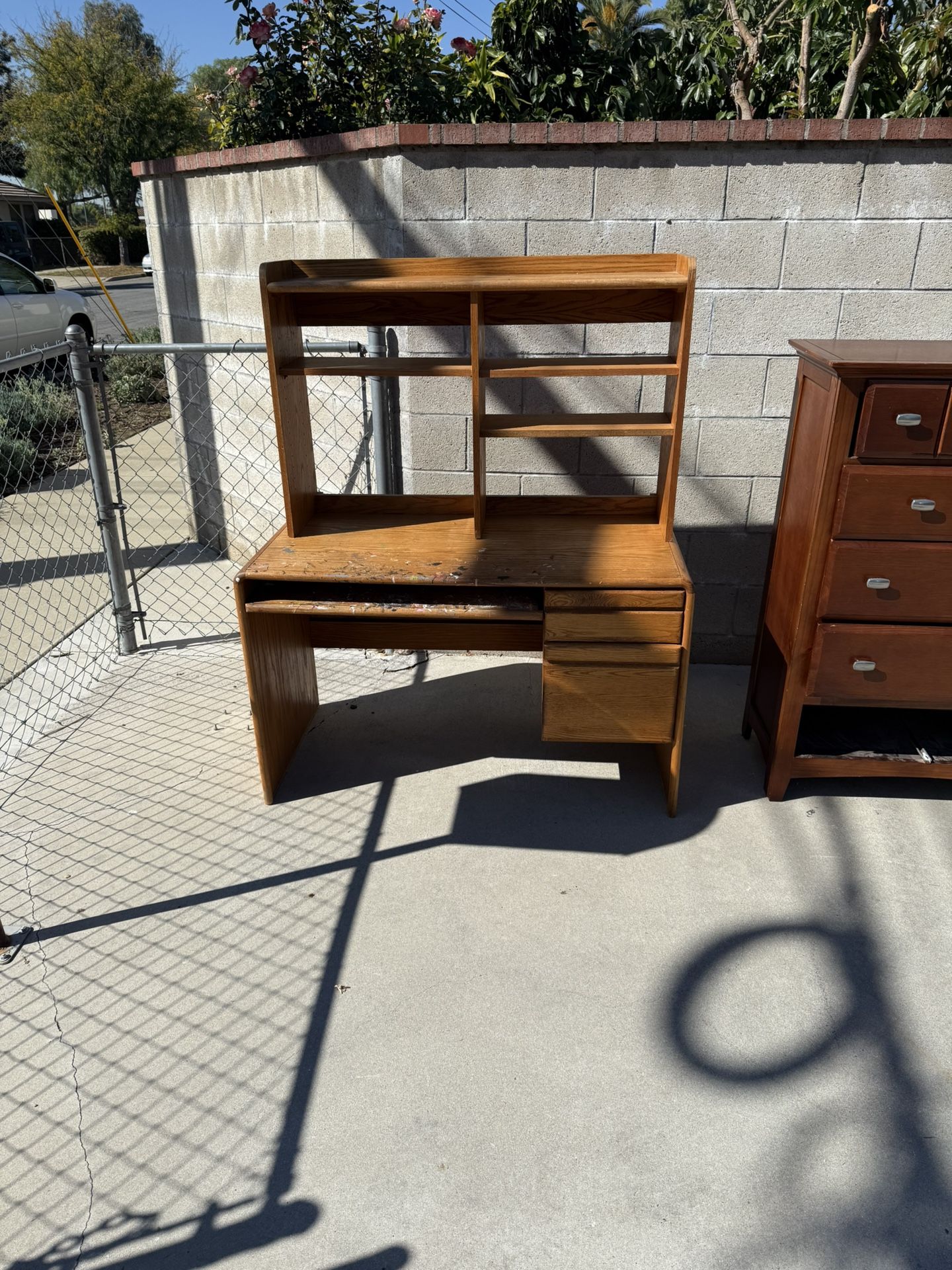 Crafting Desk (FREE)