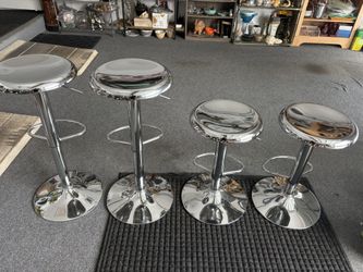4 Modern Adjustable MCM Industrial Z Gallerie Style Chrome Barstools. Stools Swivel & Adjust Up To 32” Or Down To 24”. For Bar Or Kitchen Island.