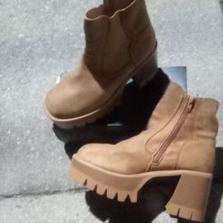 Platform Heeled Low-cut Boots