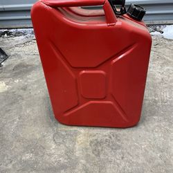 2 Gas Jerry Cans