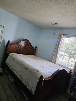Solid Wood Queen Bedroom Set