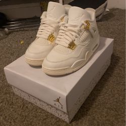 Jordan 4 Metallic Gold