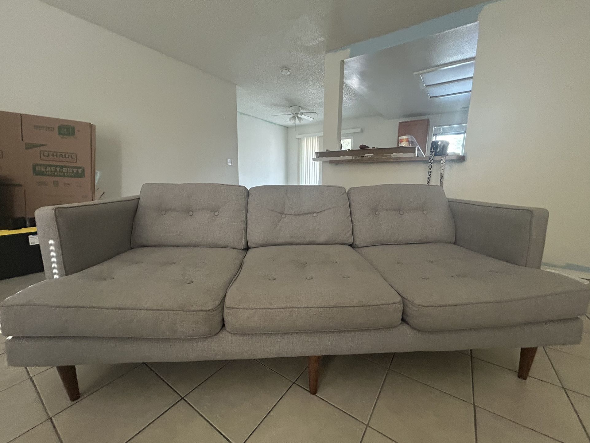 Dos Sofa Color Gris