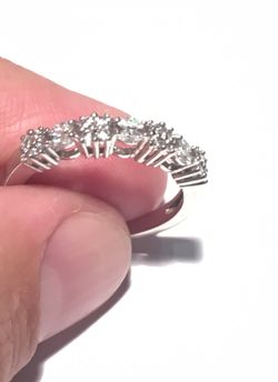 BEAUTIFUL Silver Ring Band with CZ stones size 8.25